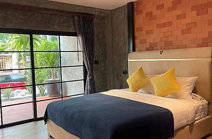 The Loft122 3*